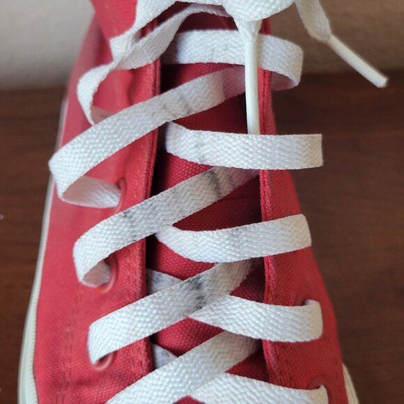 Chuck Taylor Red High Top Converse - Picture 10 of 12